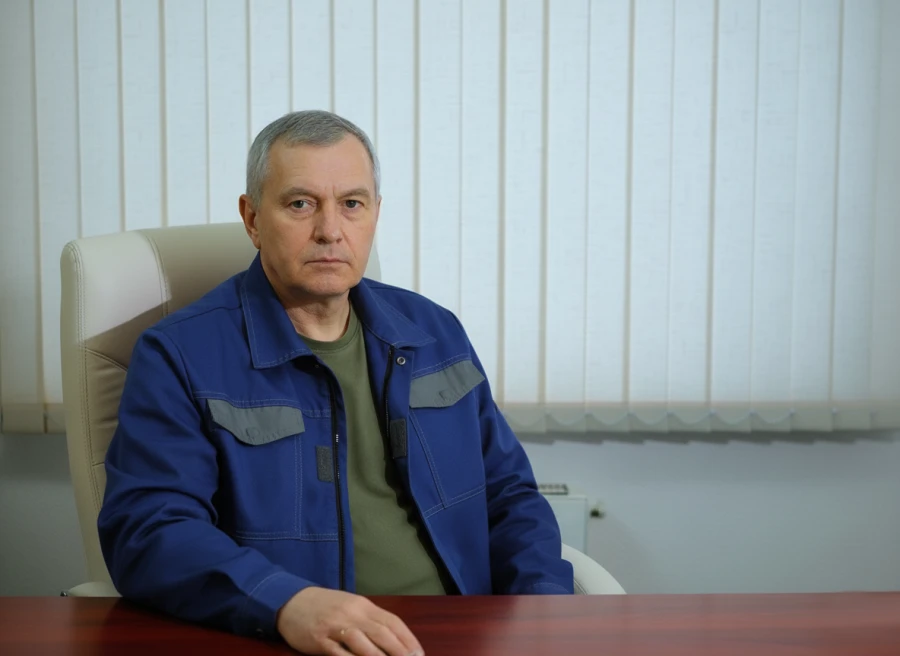 master-po-kamnyu-v-rabote-1